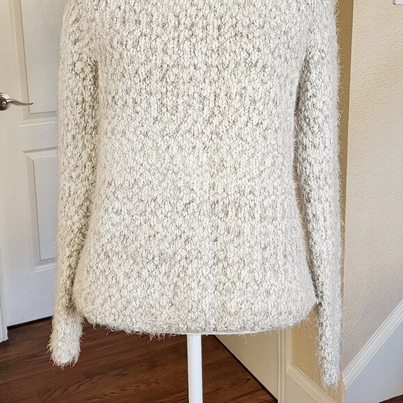 BUFFALO DAVID BITTON Women's Sweater Fuzzy Soft White Gray Pullover Size M - Picture 2 of 7